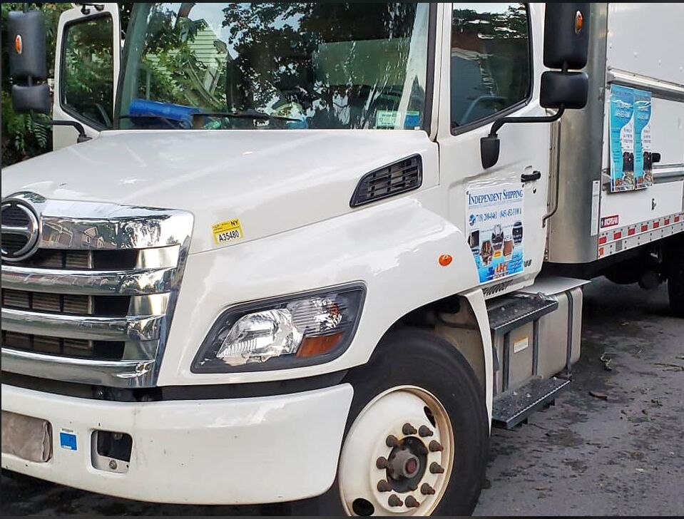 Independent Shipping Inc box truck